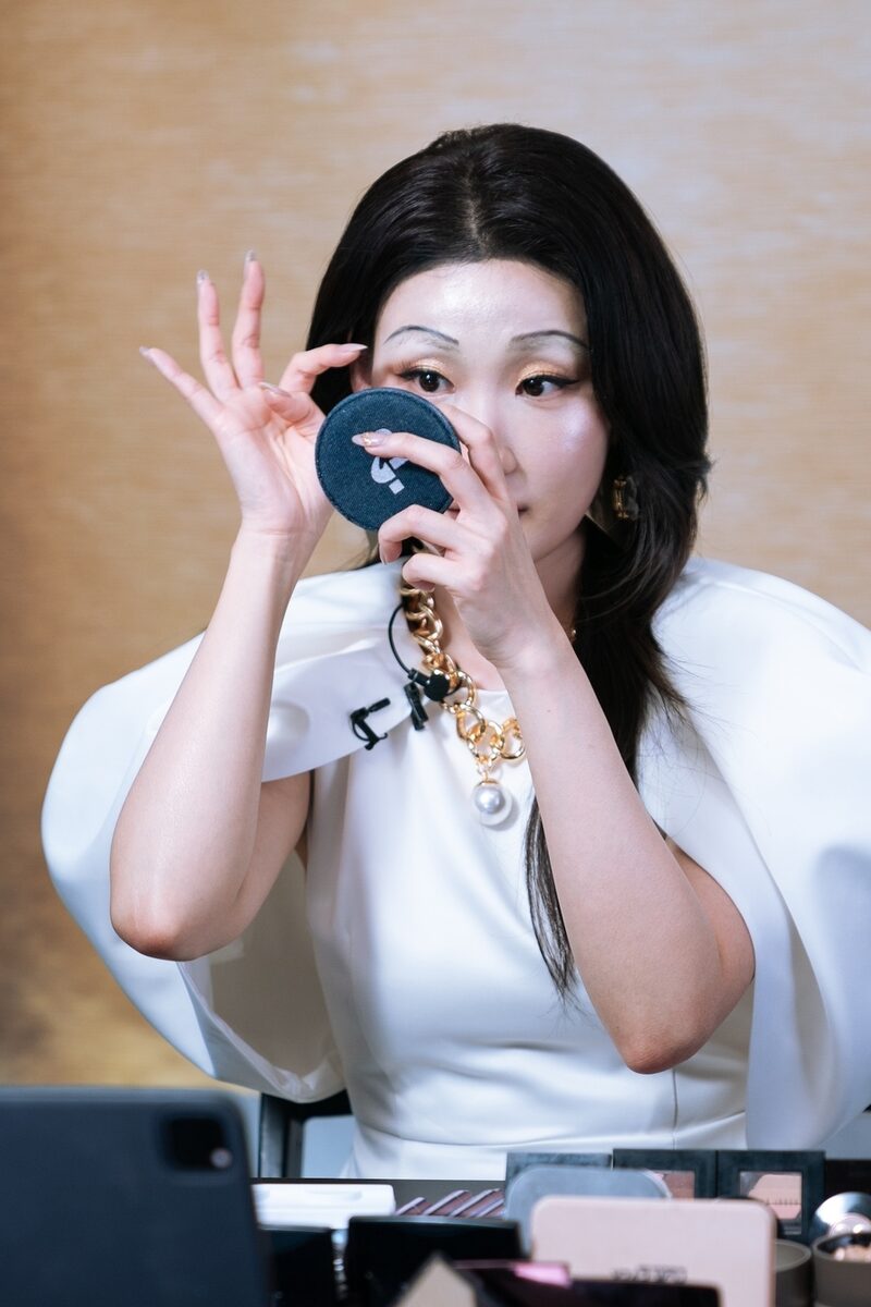 12384 reviews The influencer 240103 2545 1722958704