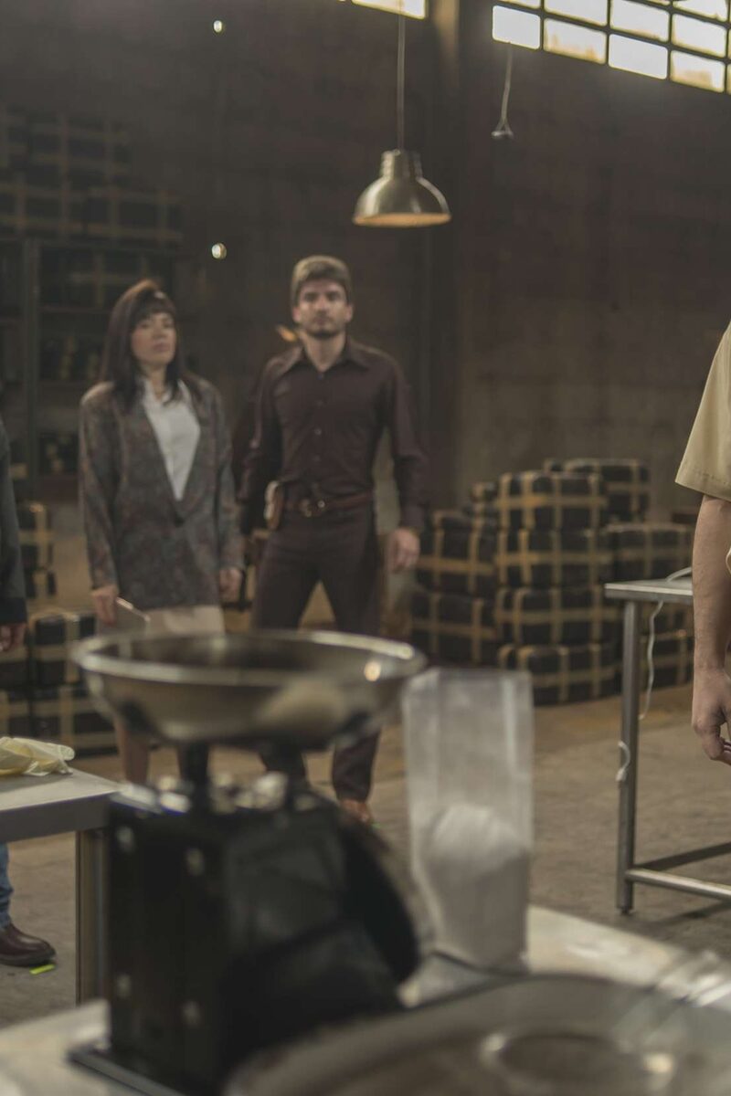 320 reviews elchapo univision netflix marcodelao 06 1497462979