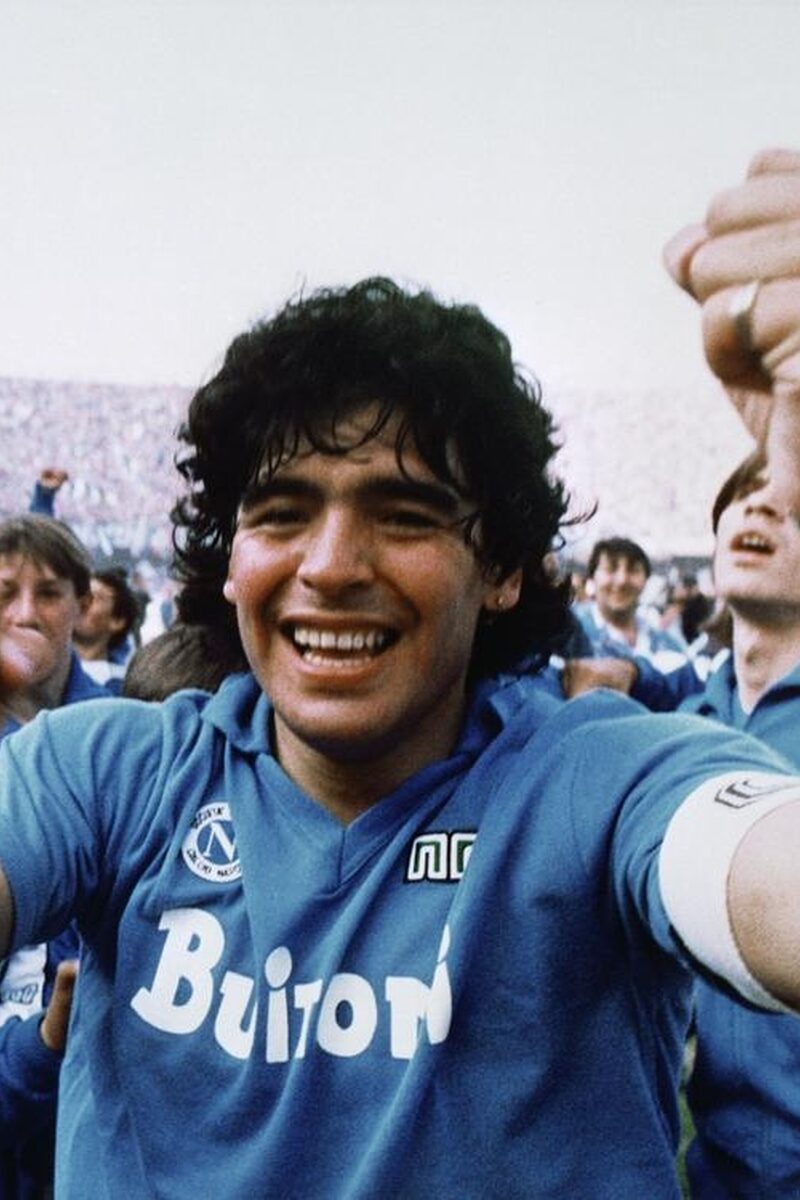 715 reviews Diego Maradona st 10 jpg sd low copyright alfredo capozzi 1565187803
