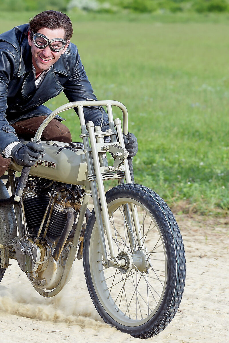 87 reviews HARLEY AND THE DAVIDSONS Michiel Huisman2 1497459046