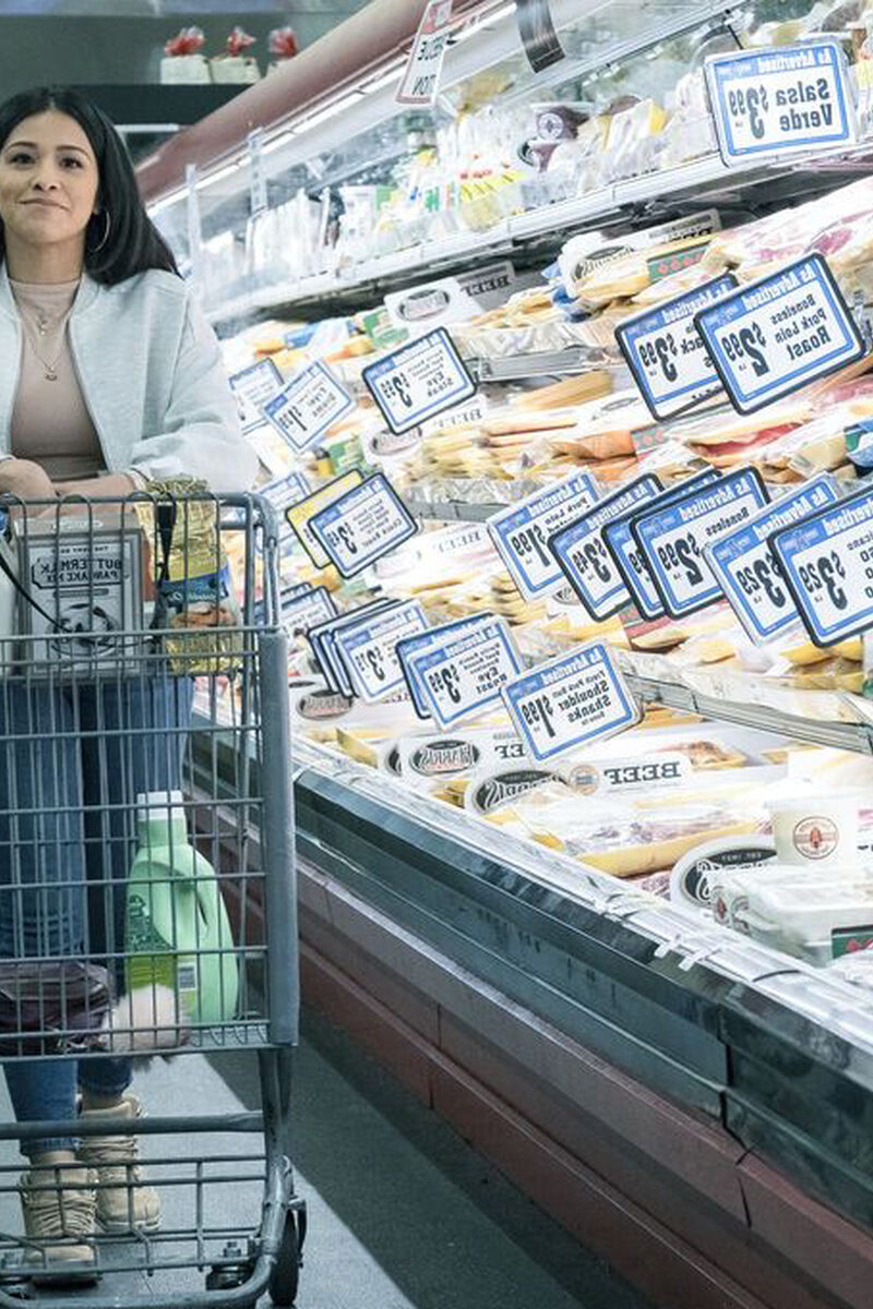 957 reviews Kajillionaire st 3 jpg sd low Copyright Focus Features gedraaid 1602155485