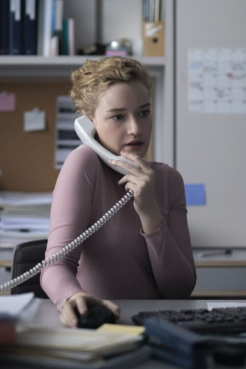 979 reviews The Assistant st 6 jpg sd low 1605777619