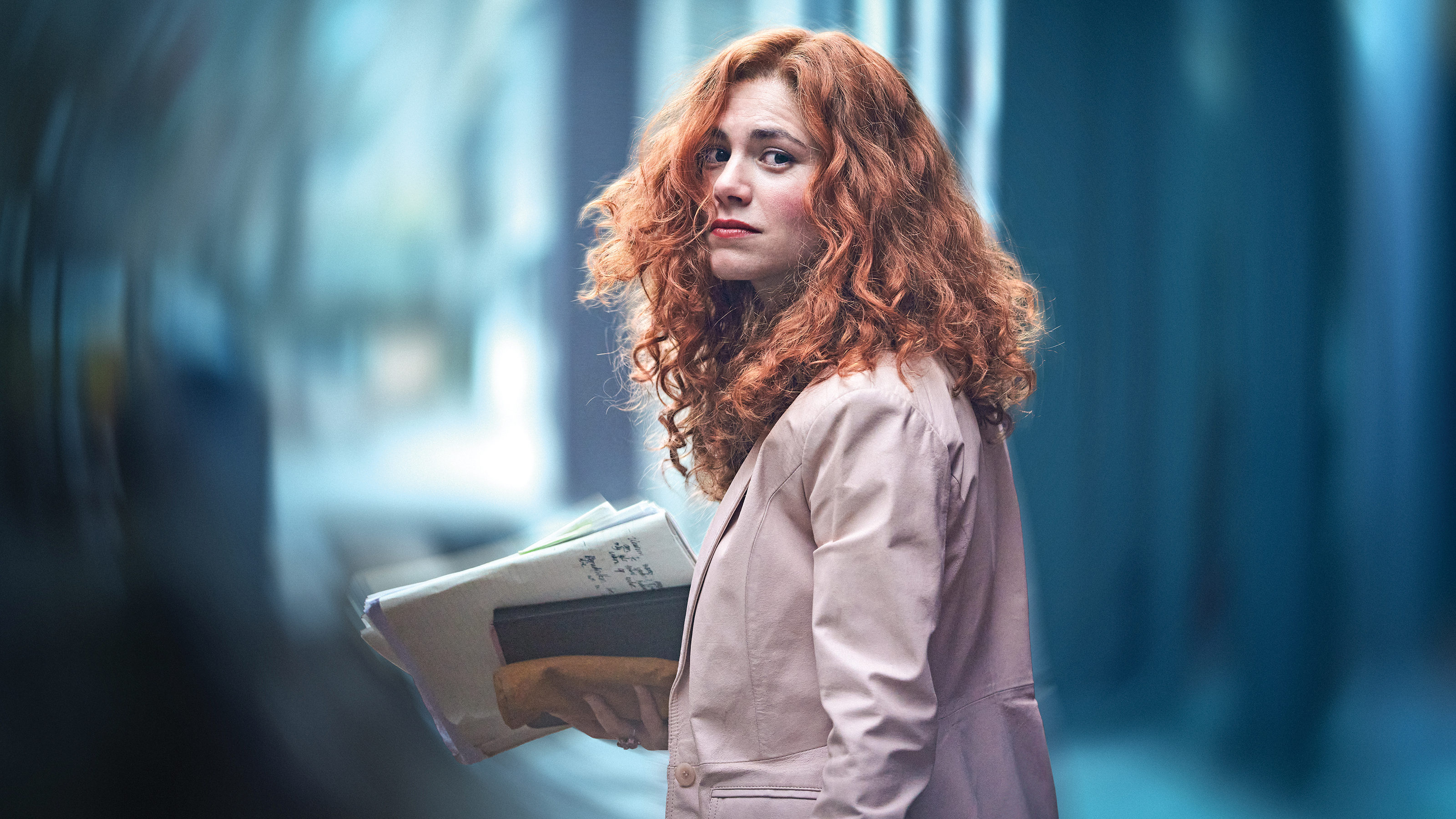 Hanna van Vliet als Emma Maas