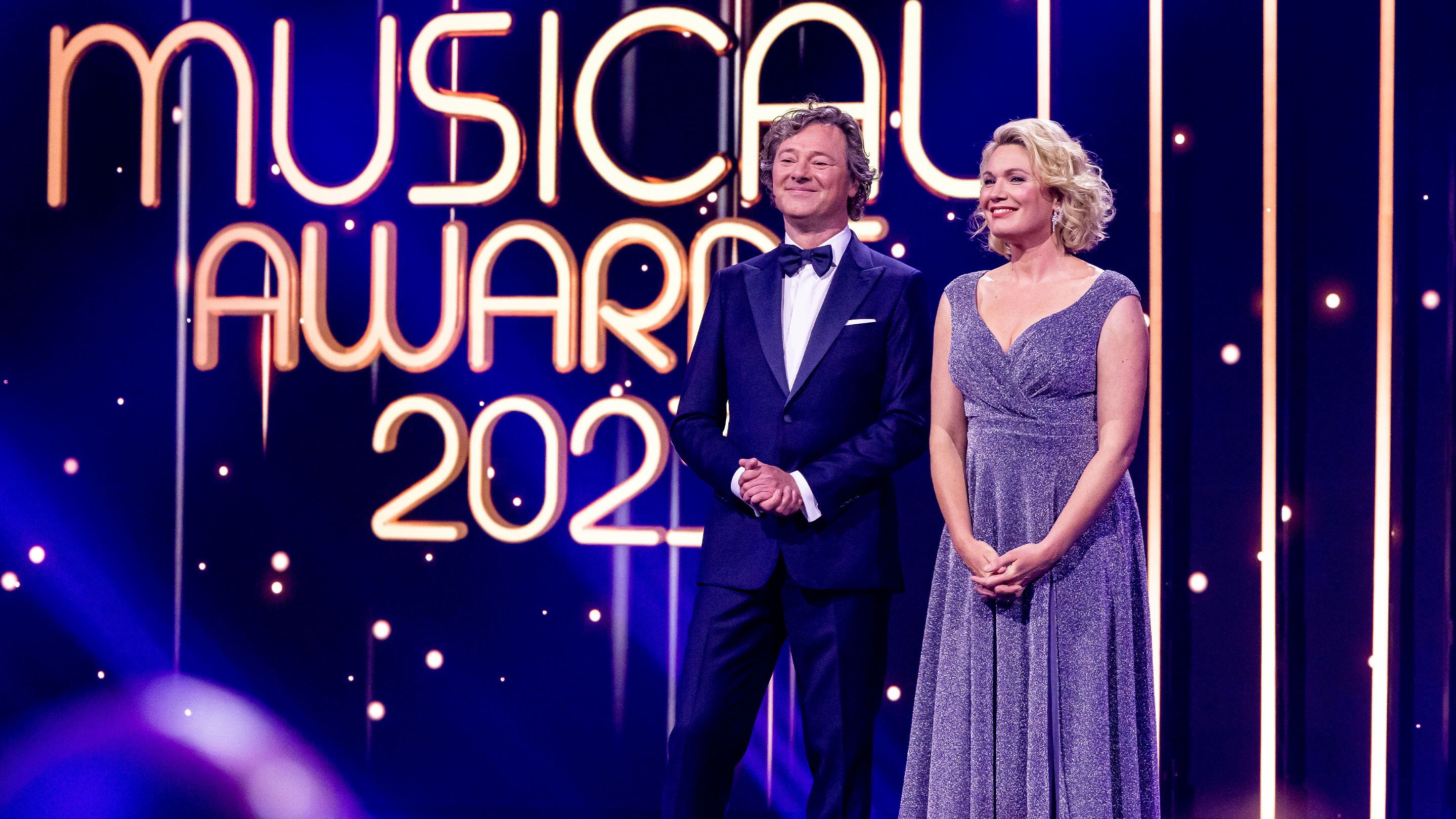 Frits Sissing en Marlijn Weerdenburg presenteren het Musical Awards Gala