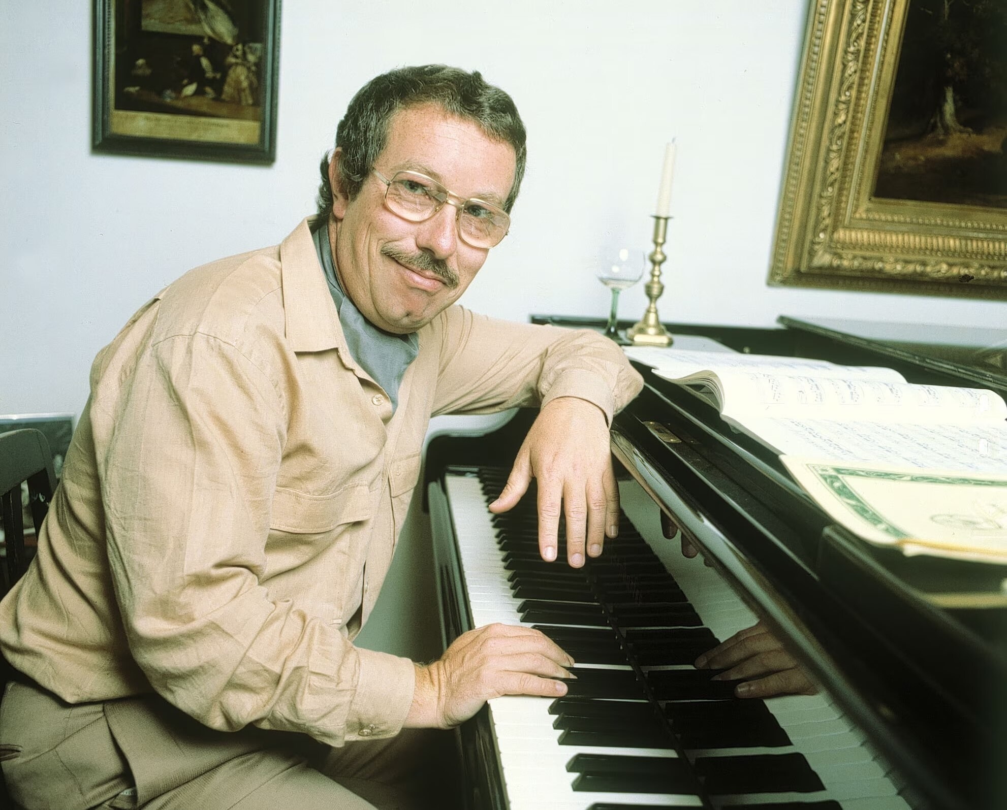 Pianist louis van dijk in 1980