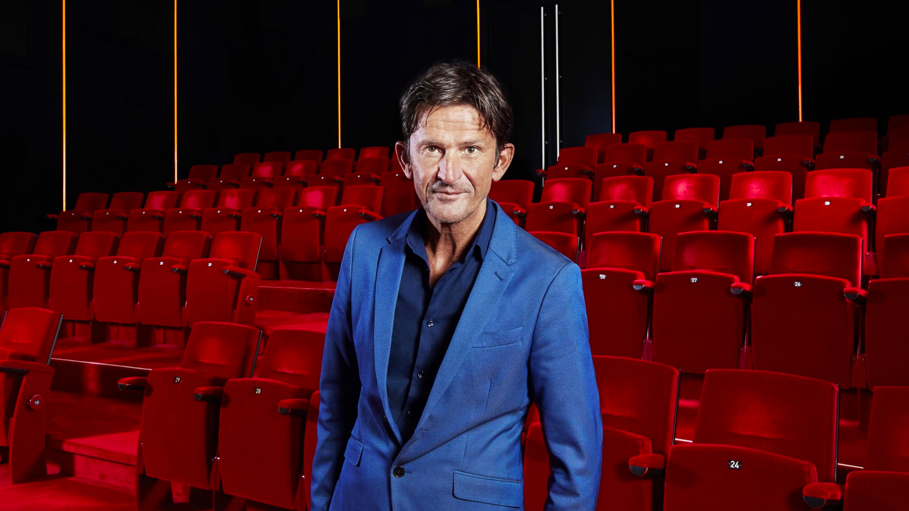 Cornald Maas in theaterzaal